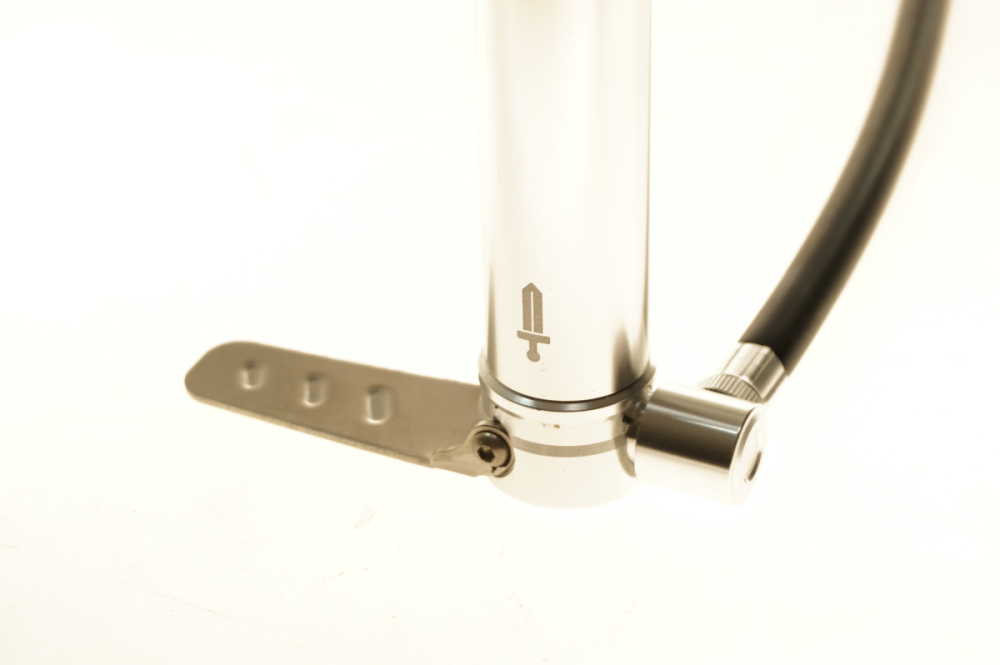 Woom AIRFLO Standpumpe für alle Ventile silber