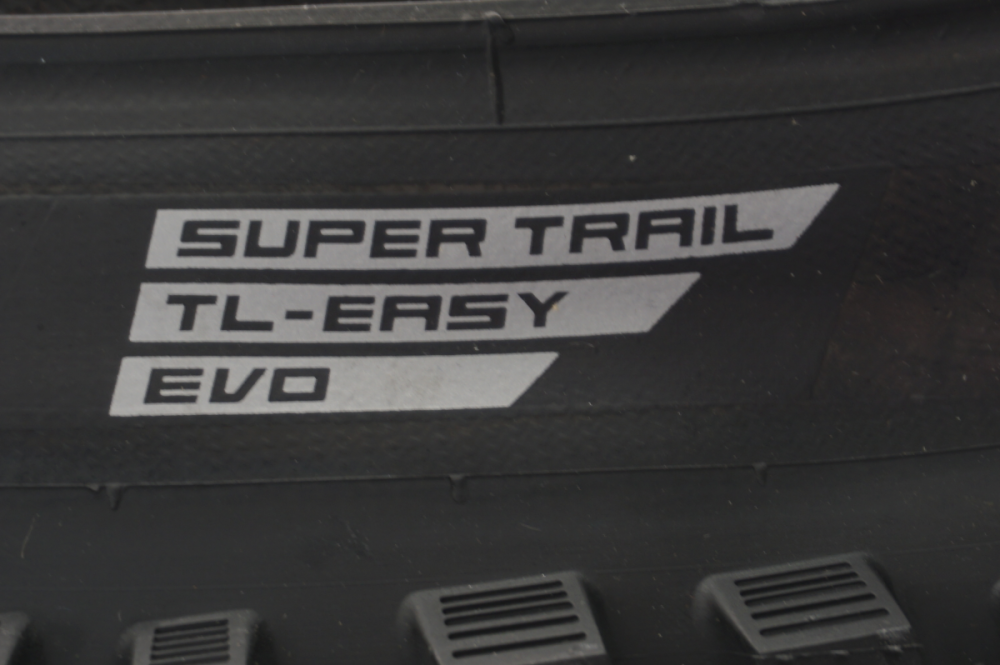 Schwalbe Pneu 27.5x2.60 Nobby Nic EVO SuperTrail Addix Speedgrip blau