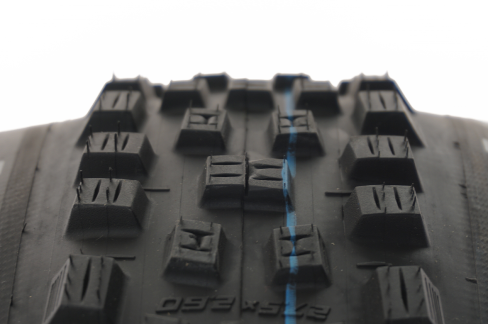 Schwalbe Pneu 27.5x2.60 Nobby Nic EVO SuperTrail Addix Speedgrip blau