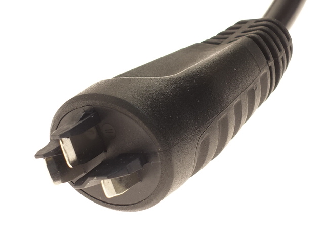 Bosch Ladegerät Standard 4 Ampere BCS220 mit Netzkabel schwarz